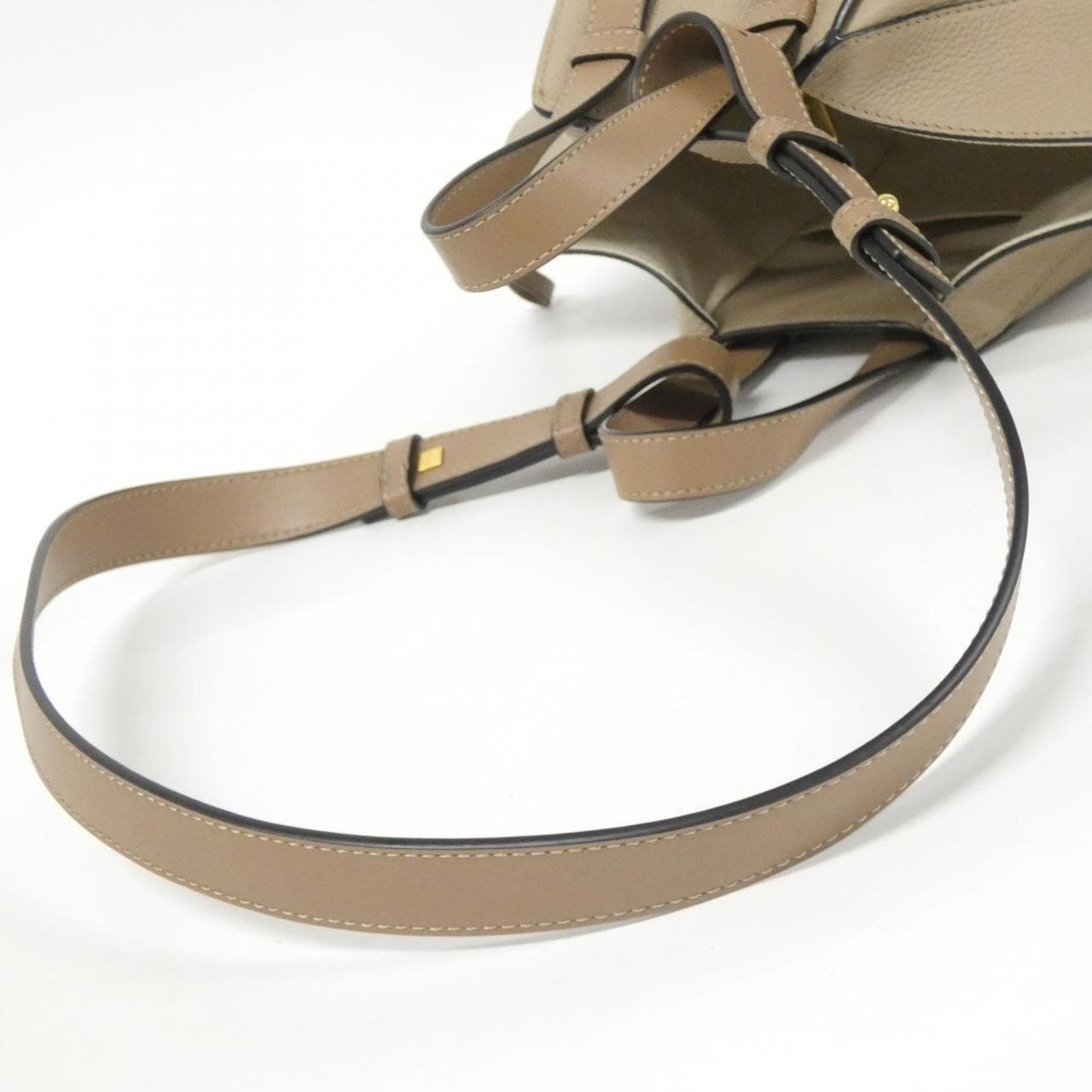 ロエベ ハンモック コンパクト A538H13X03 ショルダーバッグ