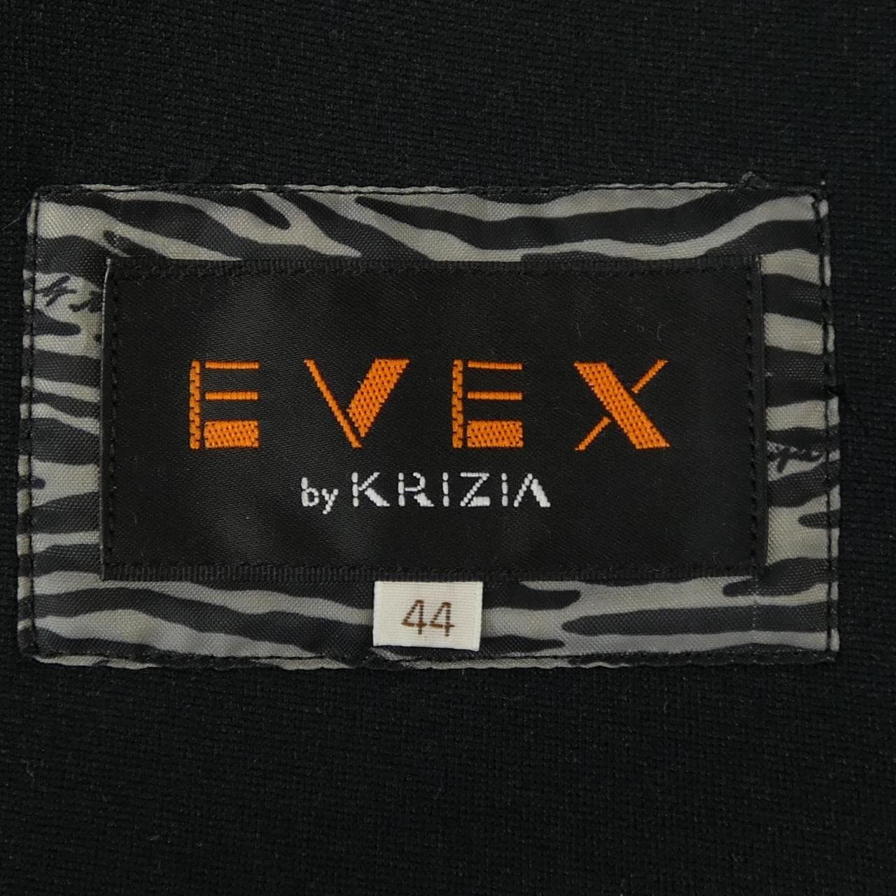 エヴェックスバイクリツィア EVEX BY KRIZIA コート