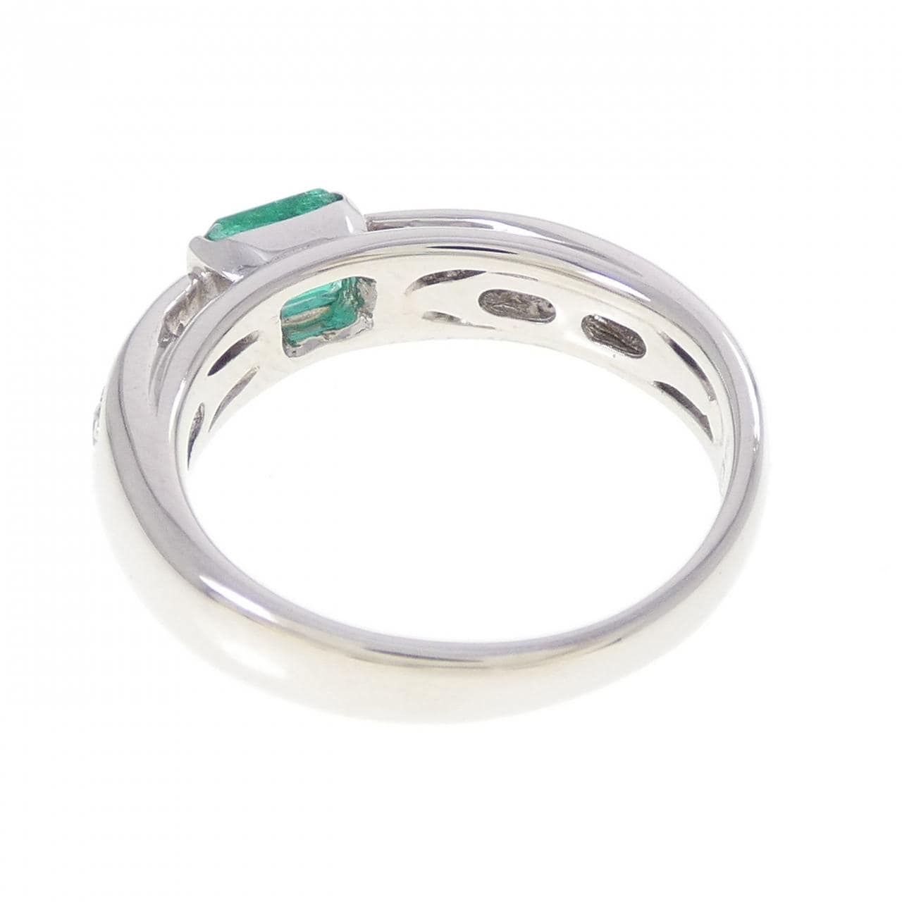 PT900 エメラルド リング 0.40CT