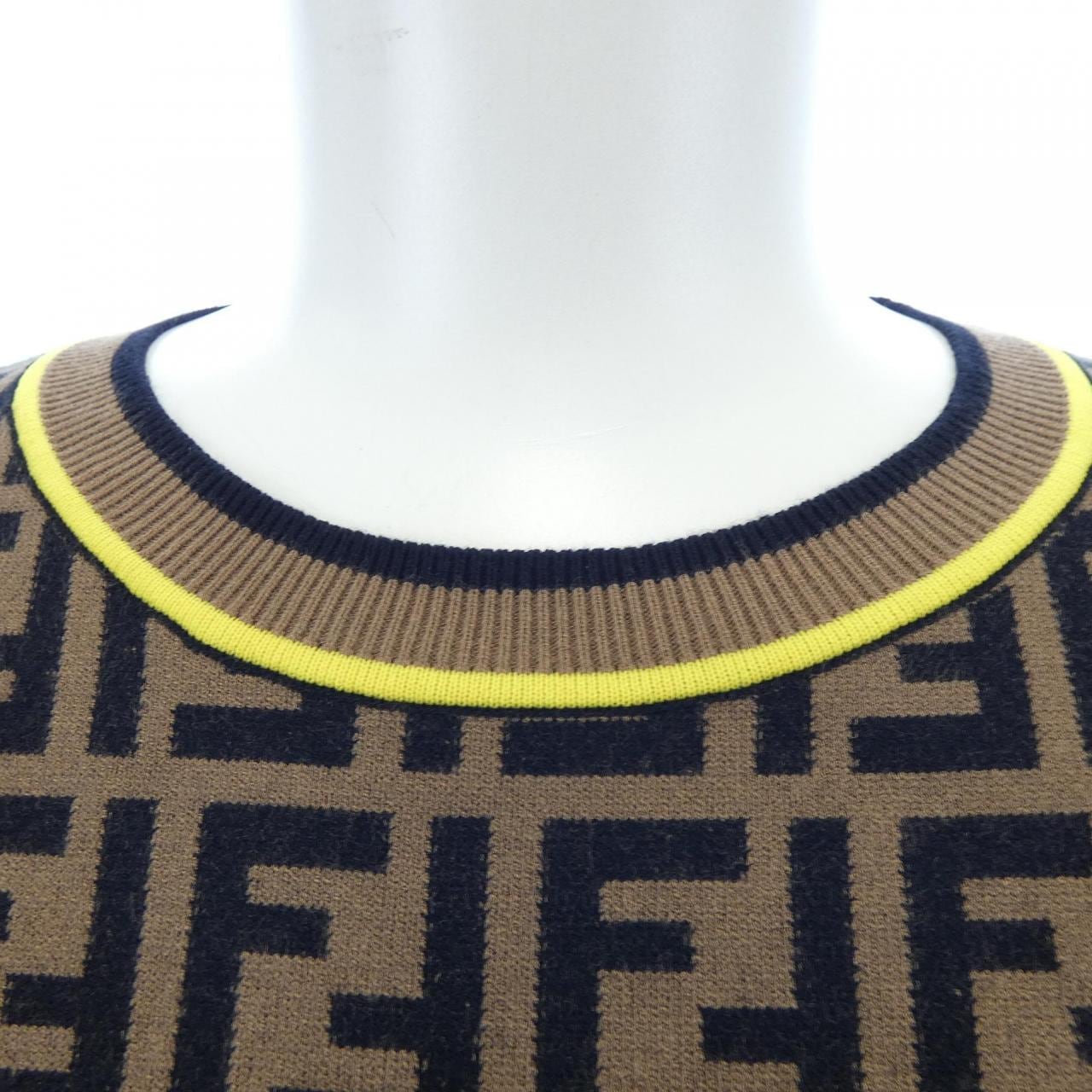 フェンディ FENDI FZZ481 A8BJ ニット