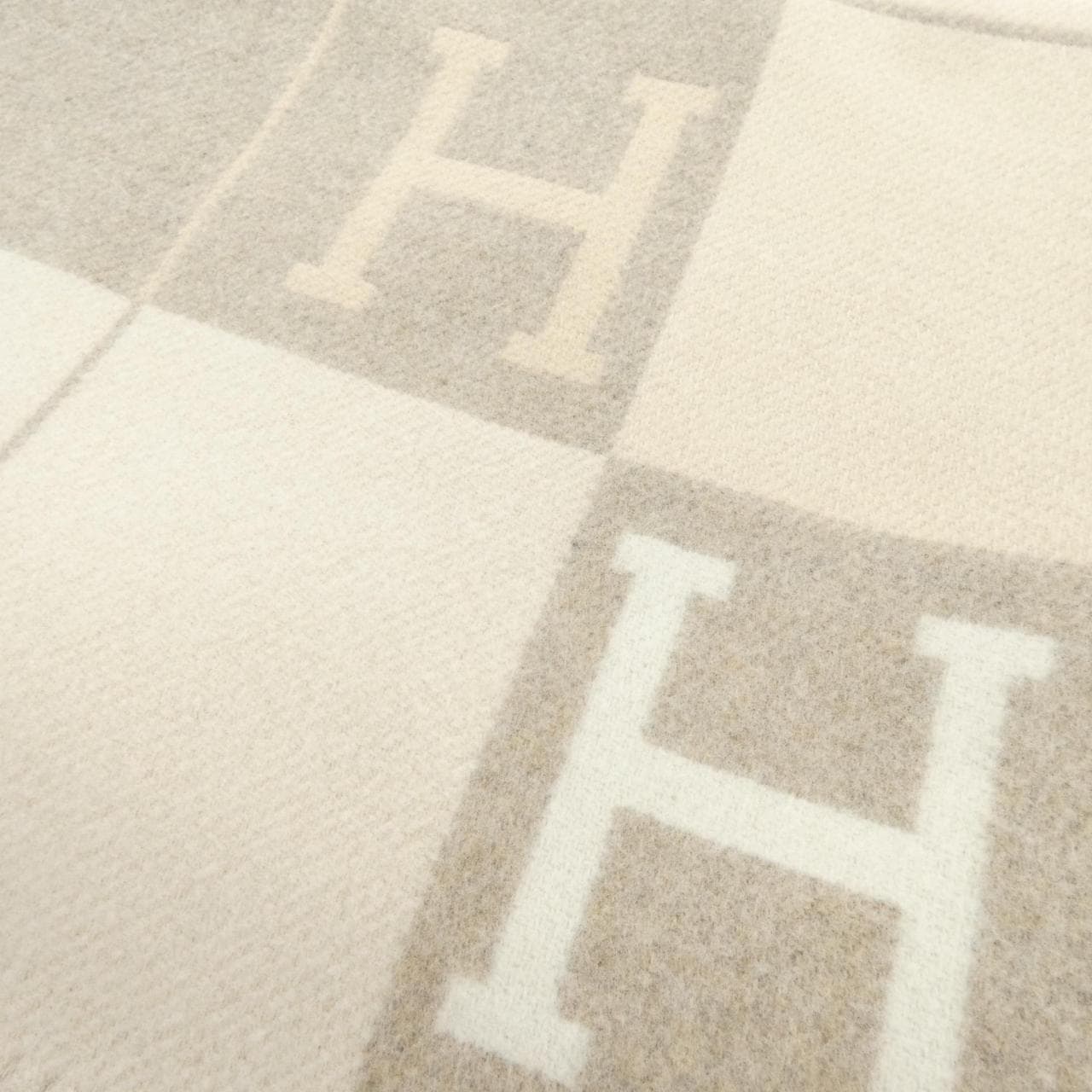 エルメス HERMES アヴァロンⅢ H102665M ブランケット
