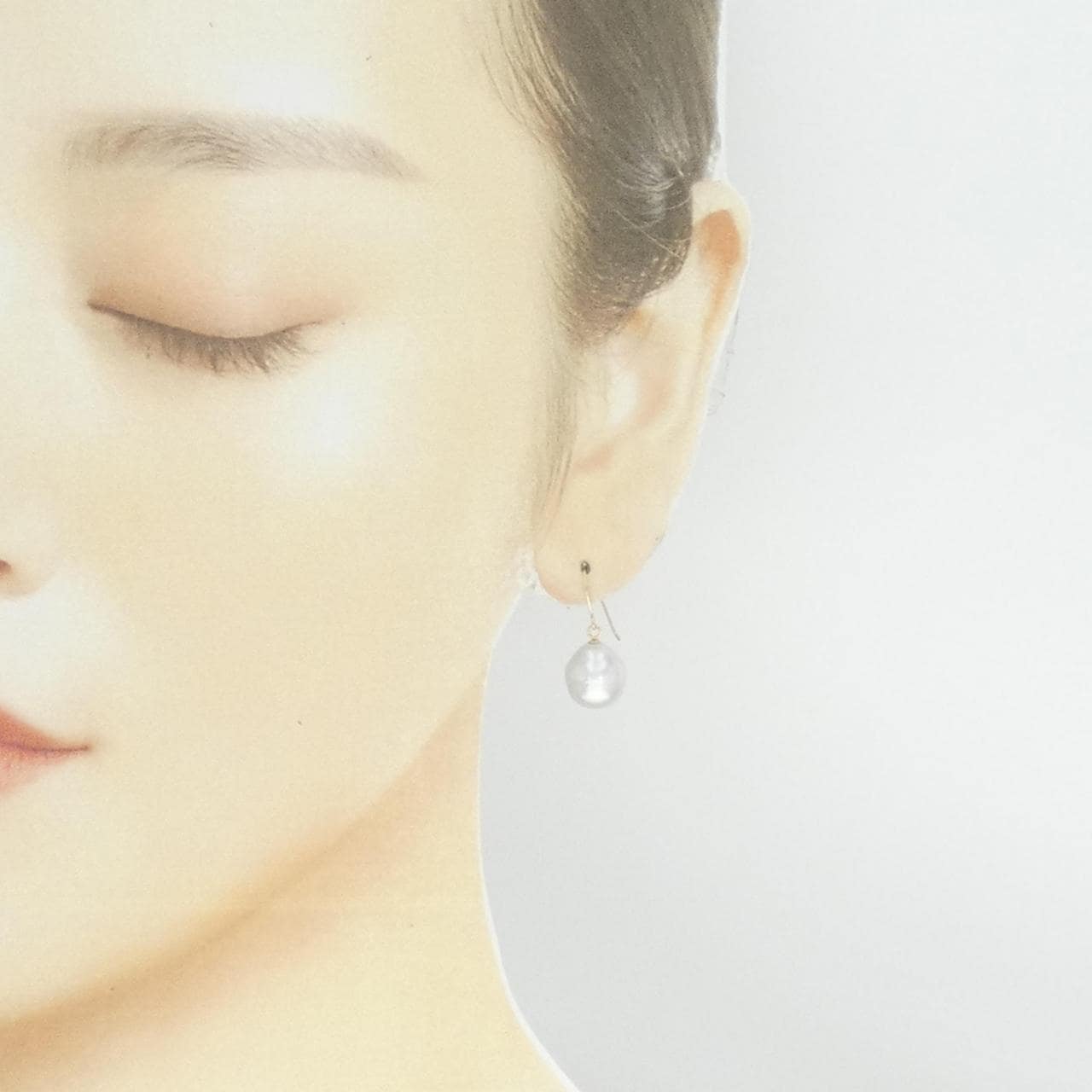 K10YG White Butterfly Pearl earrings