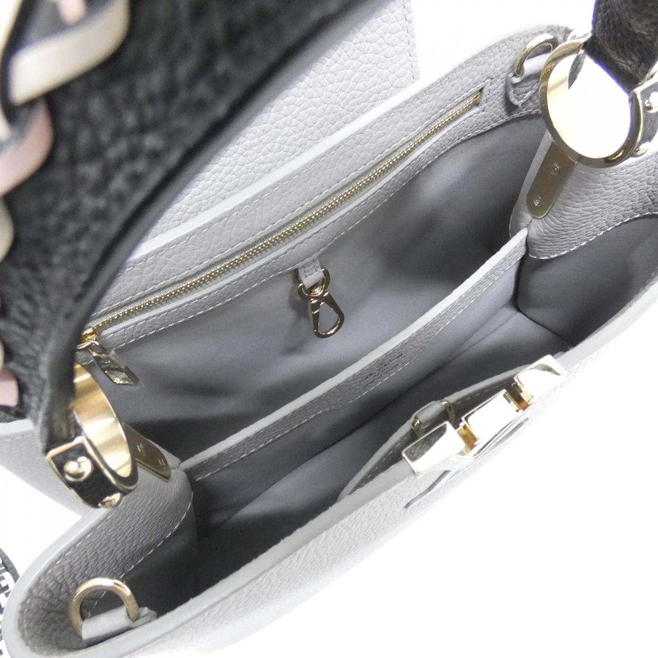 ルイヴィトン カプシーヌ MM M57029 バッグ