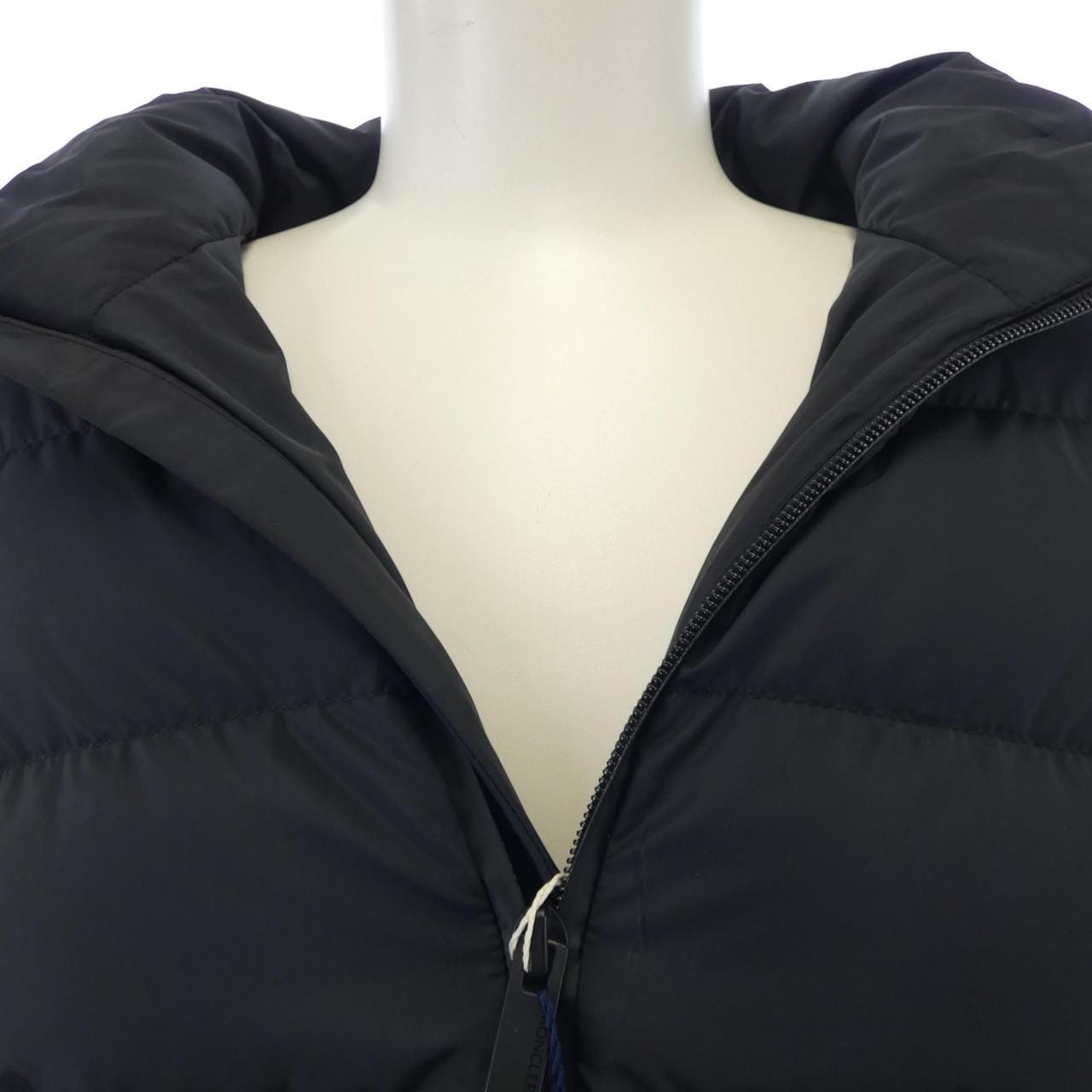 モンクレール MONCLER JELUZ ダウンジャケット