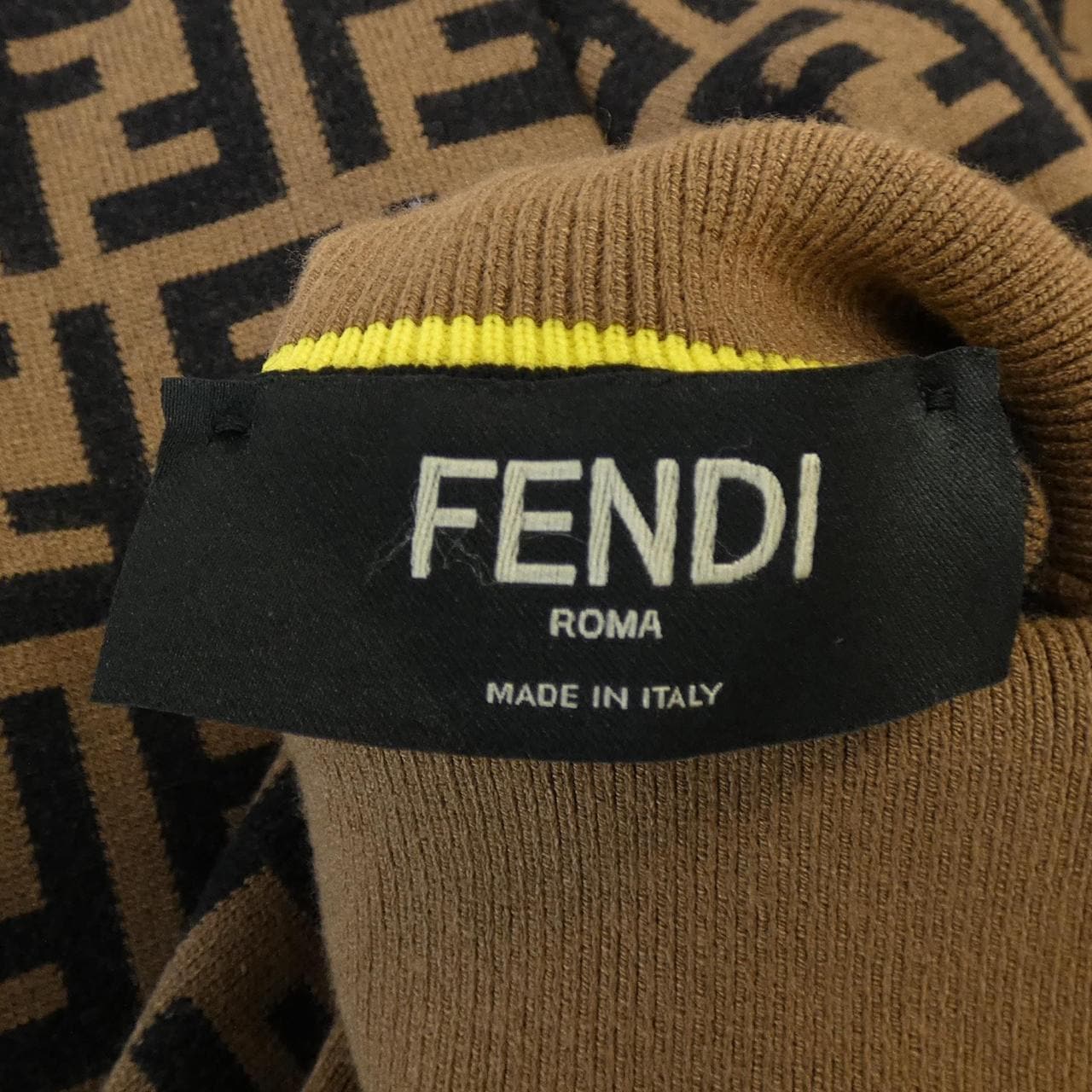 フェンディ FENDI FZZ482 A8BJ トップス