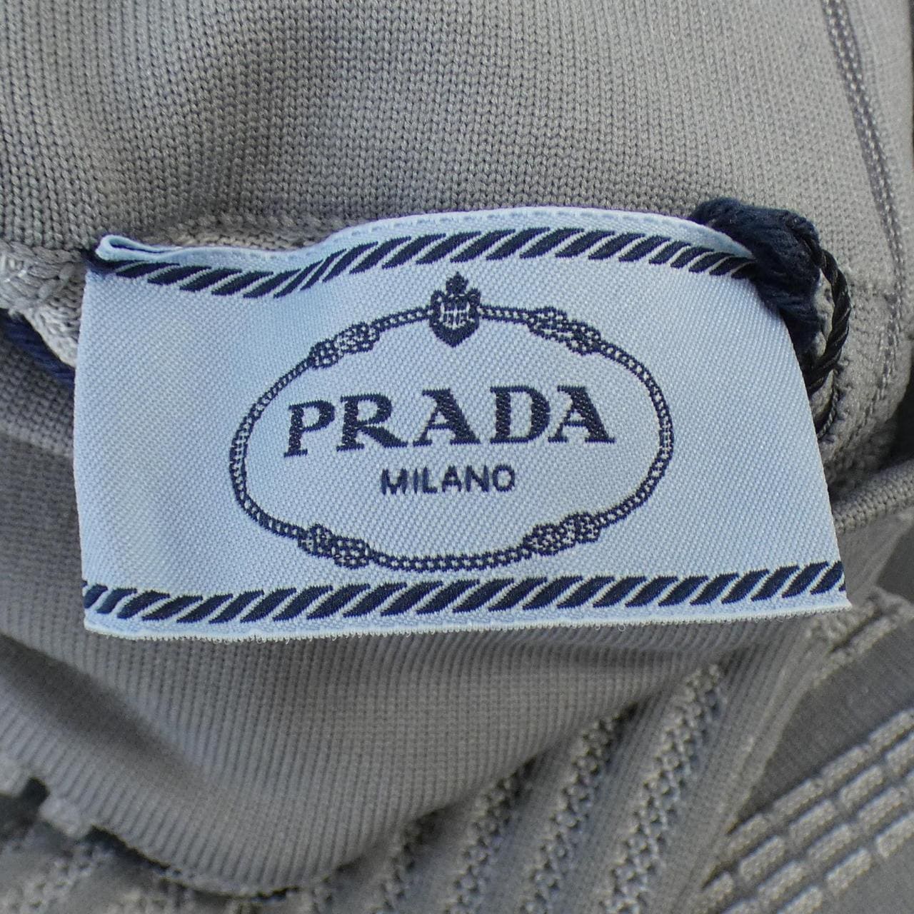 プラダ PRADA トップス