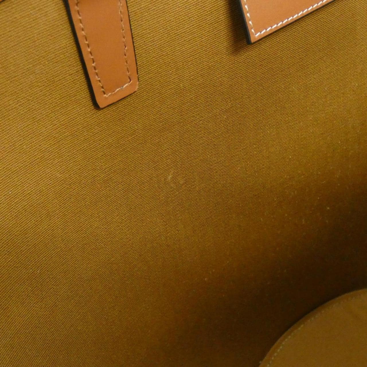 セリーヌ ミディアム クーファン 196952EGG バッグ