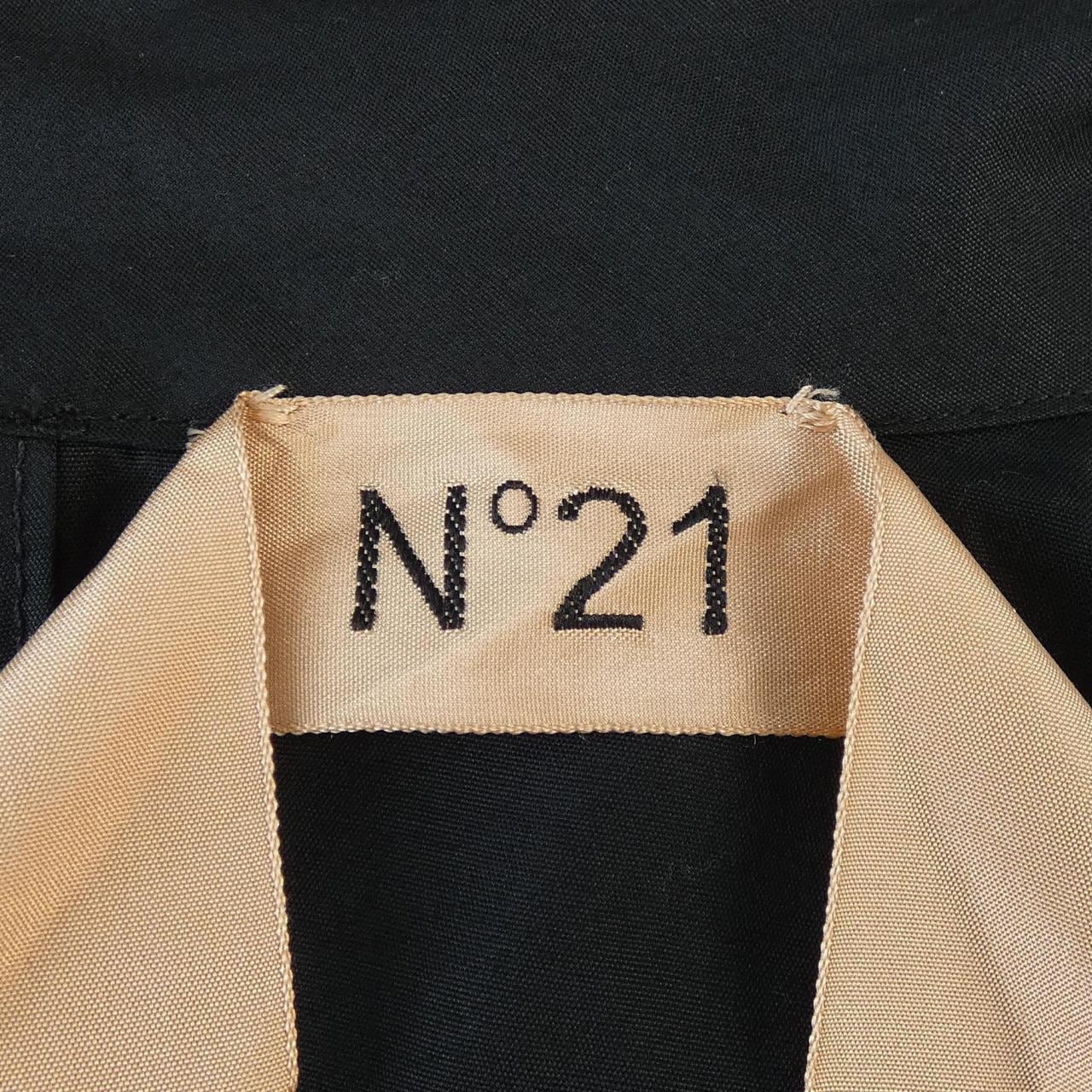 ヌメロヴェントゥーノ N°21 ワンピース