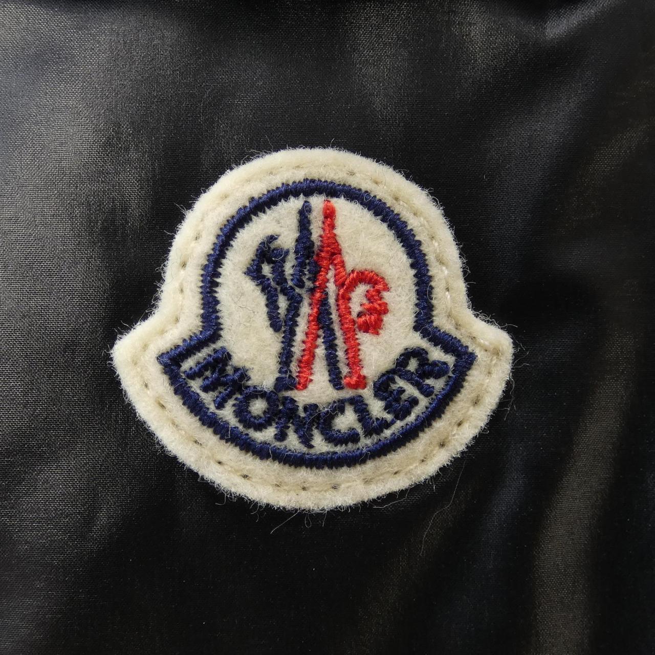 モンクレール MONCLER ダウンジャケット