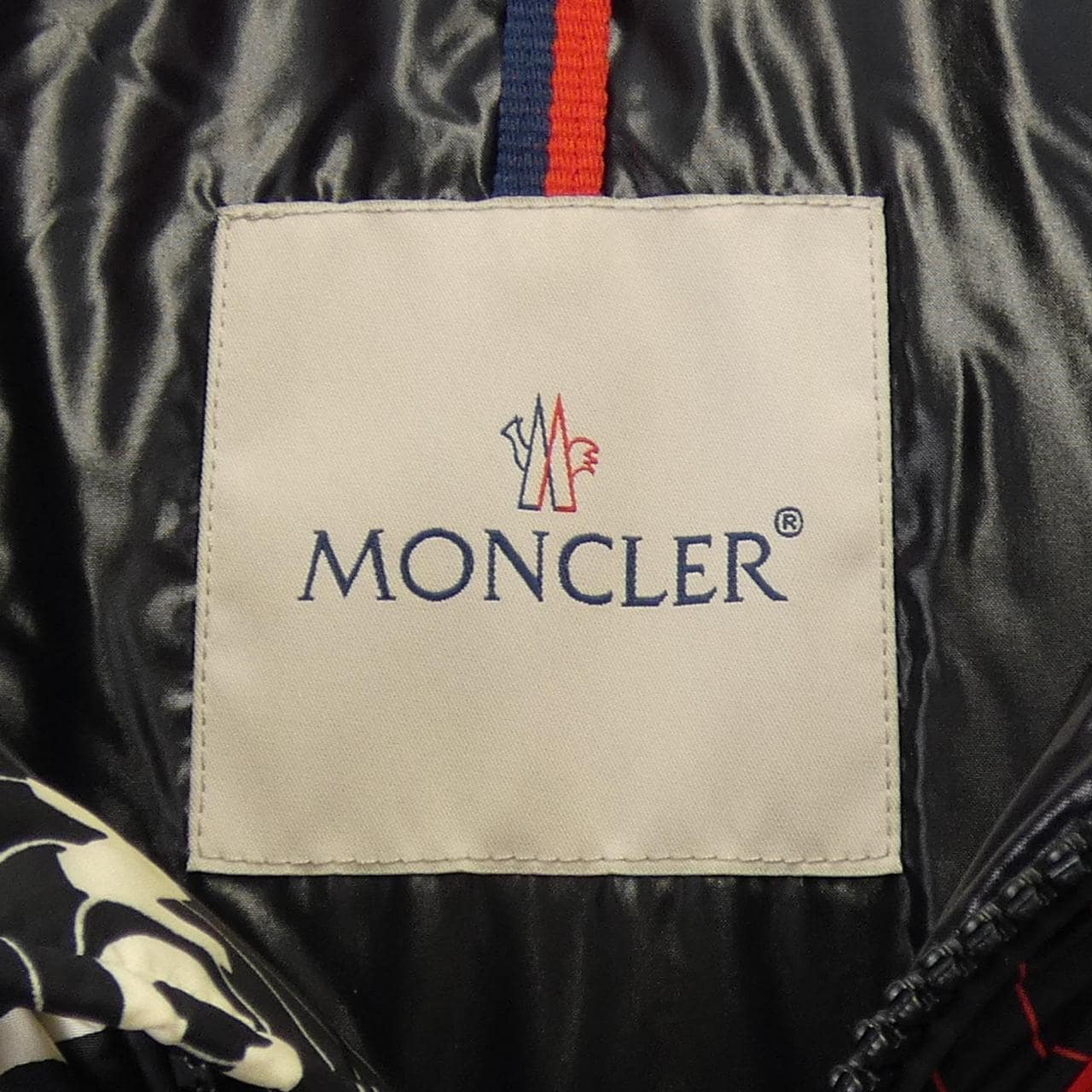 モンクレール MONCLER ダウンジャケット