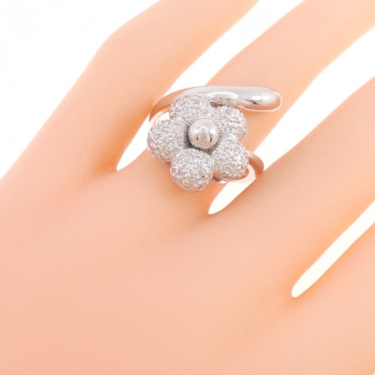 750WG Diamond Flower Ring