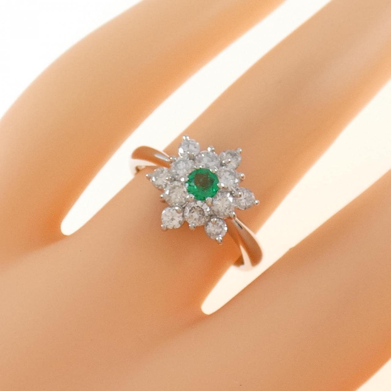 PT Flower Emerald Ring 0.15CT
