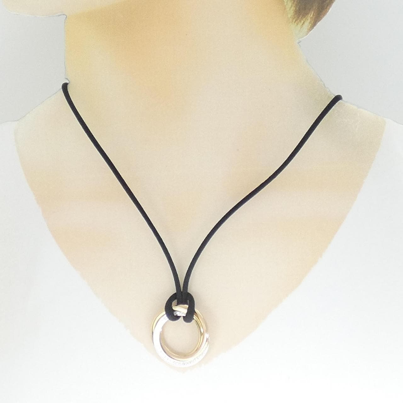 Cartier Trinity medium necklace