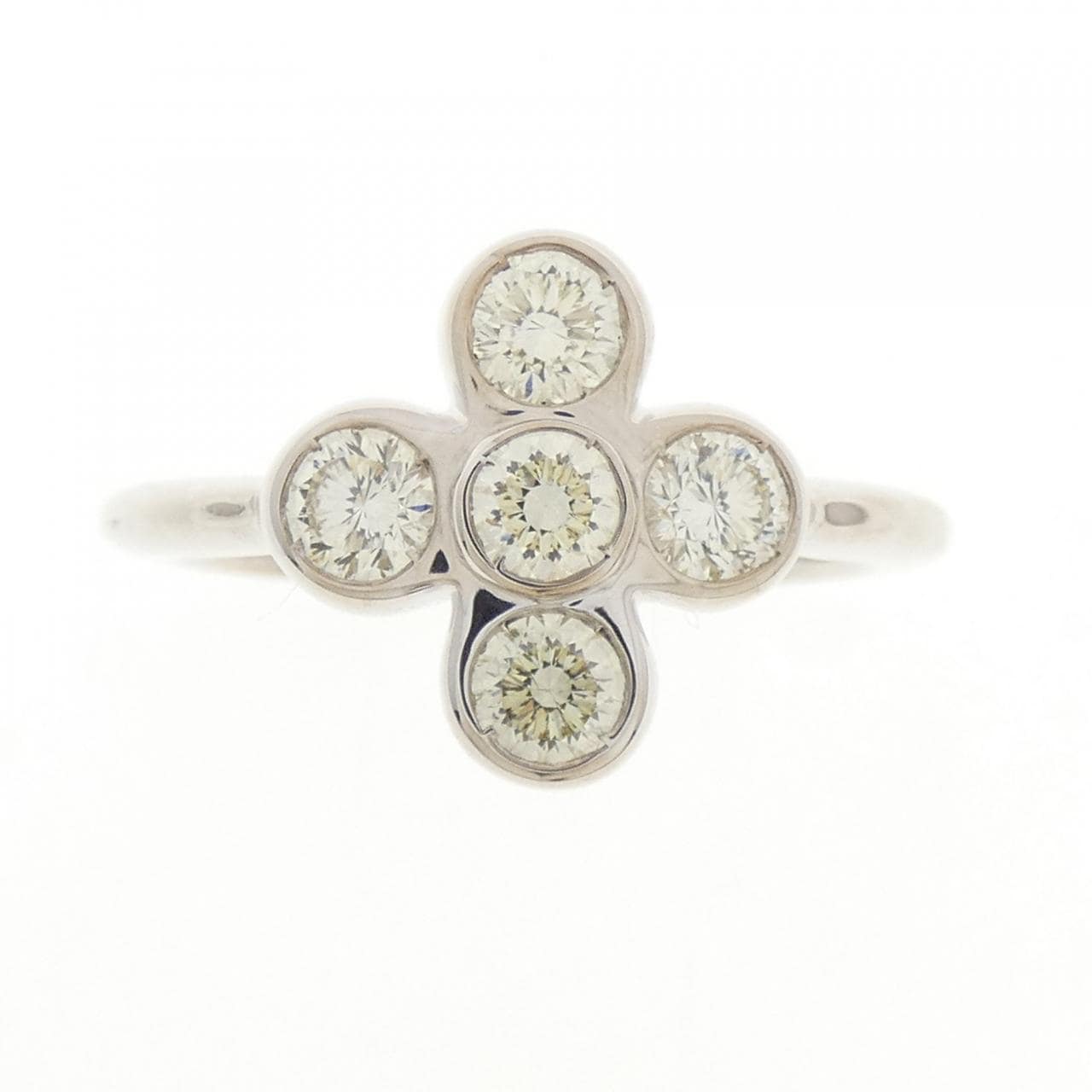 K18WG フラワー ダイヤモンド リング 0.67CT