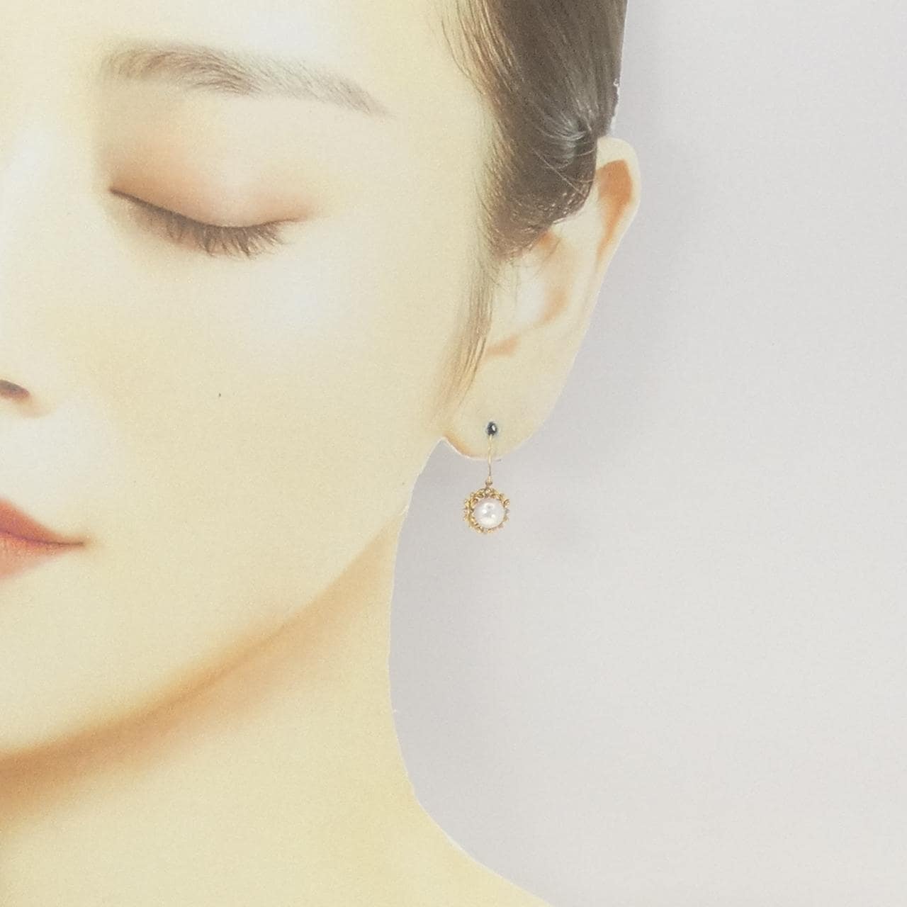 [BRAND NEW] K18YG Akoya pearl earrings 6mm