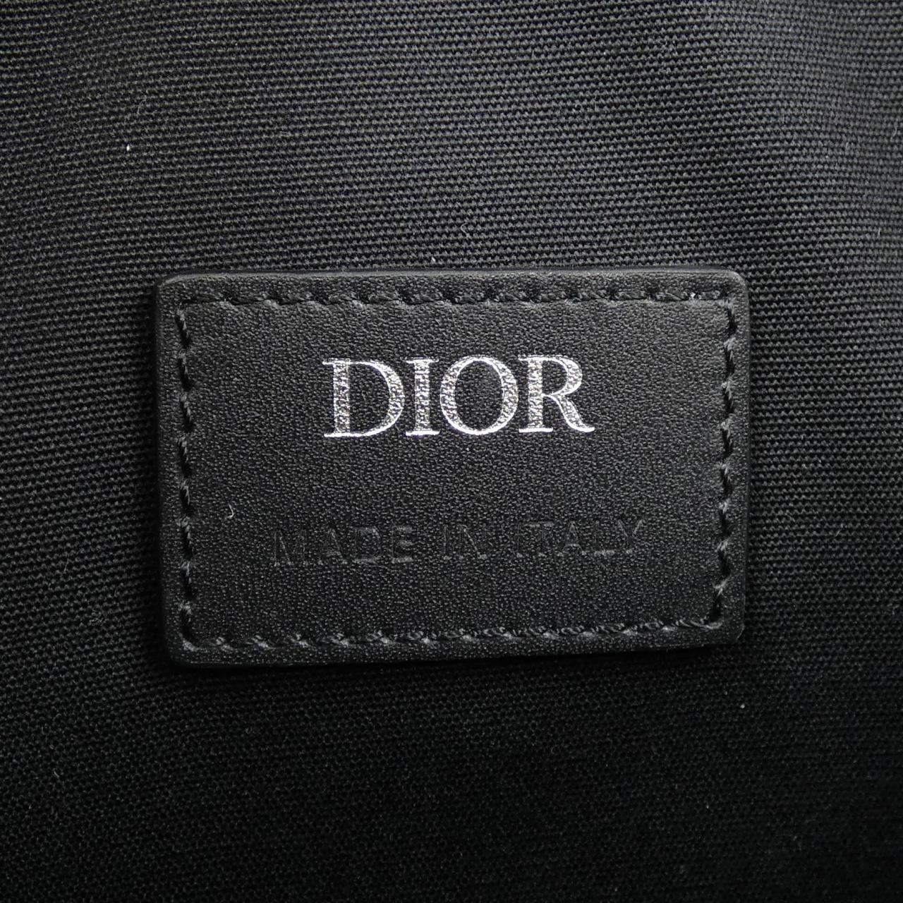 DIOR包