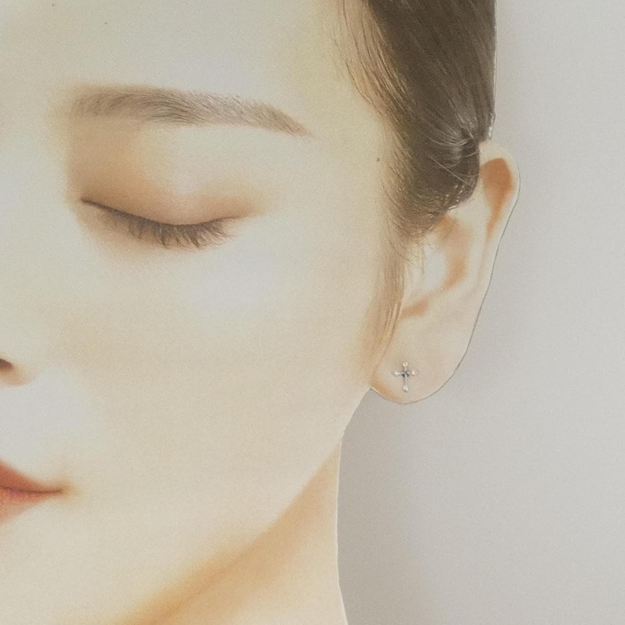 K18WG クロス ダイヤモンド ピアス 0.06CT