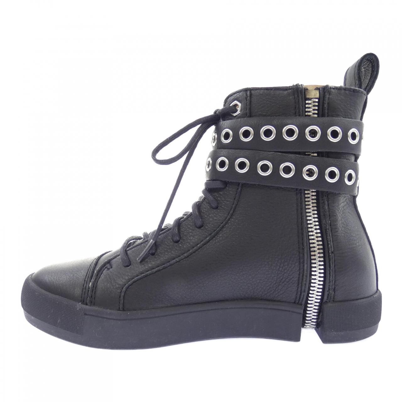 ディーゼル DIESEL Y01584 PR568 T8013 スニーカー