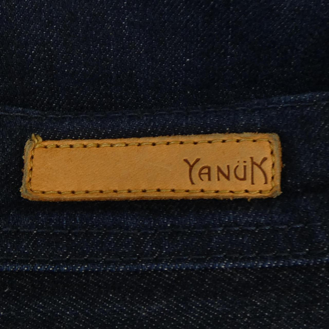 ヤヌーク YANUK ジーンズ