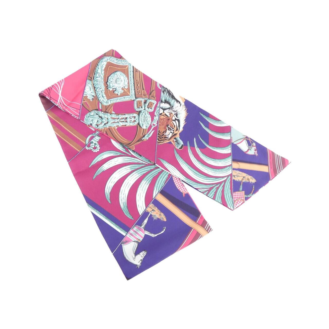 エルメス マキシ ツイリー スカーフ