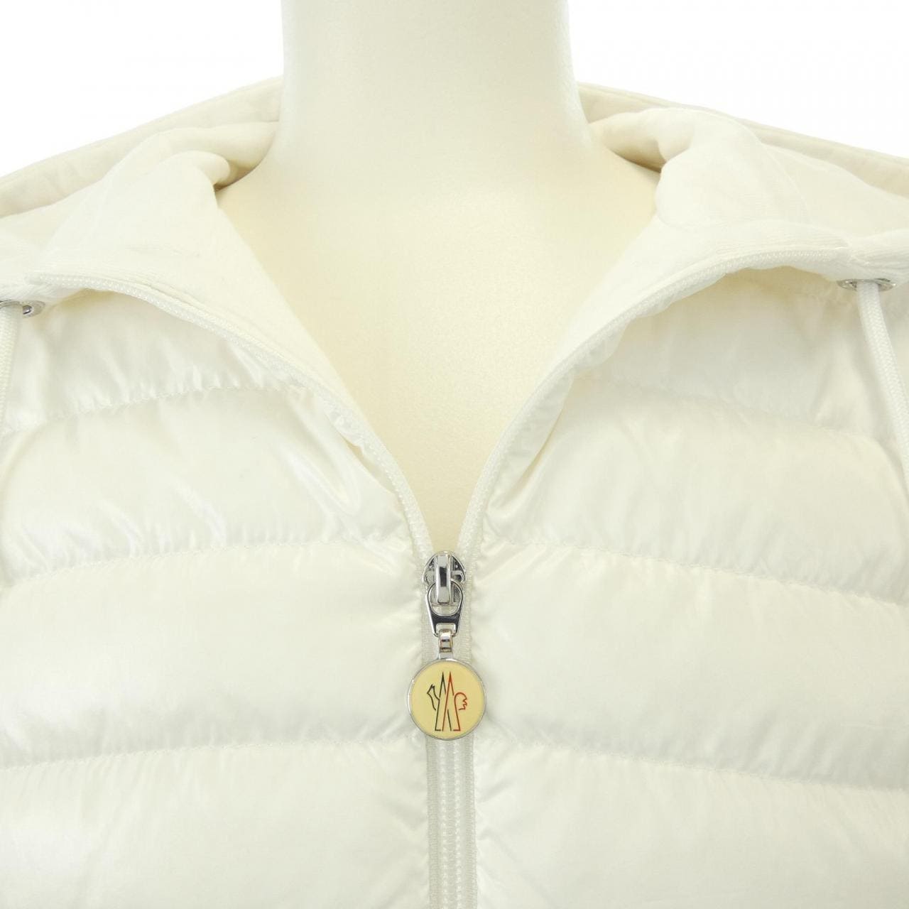 モンクレール MONCLER 10918G00009 ダウンジャケット