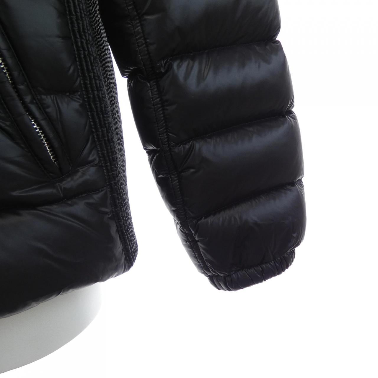 プラダ PRADA トライアングルロゴ SGA654 R142 AR0 ダウンジャケット