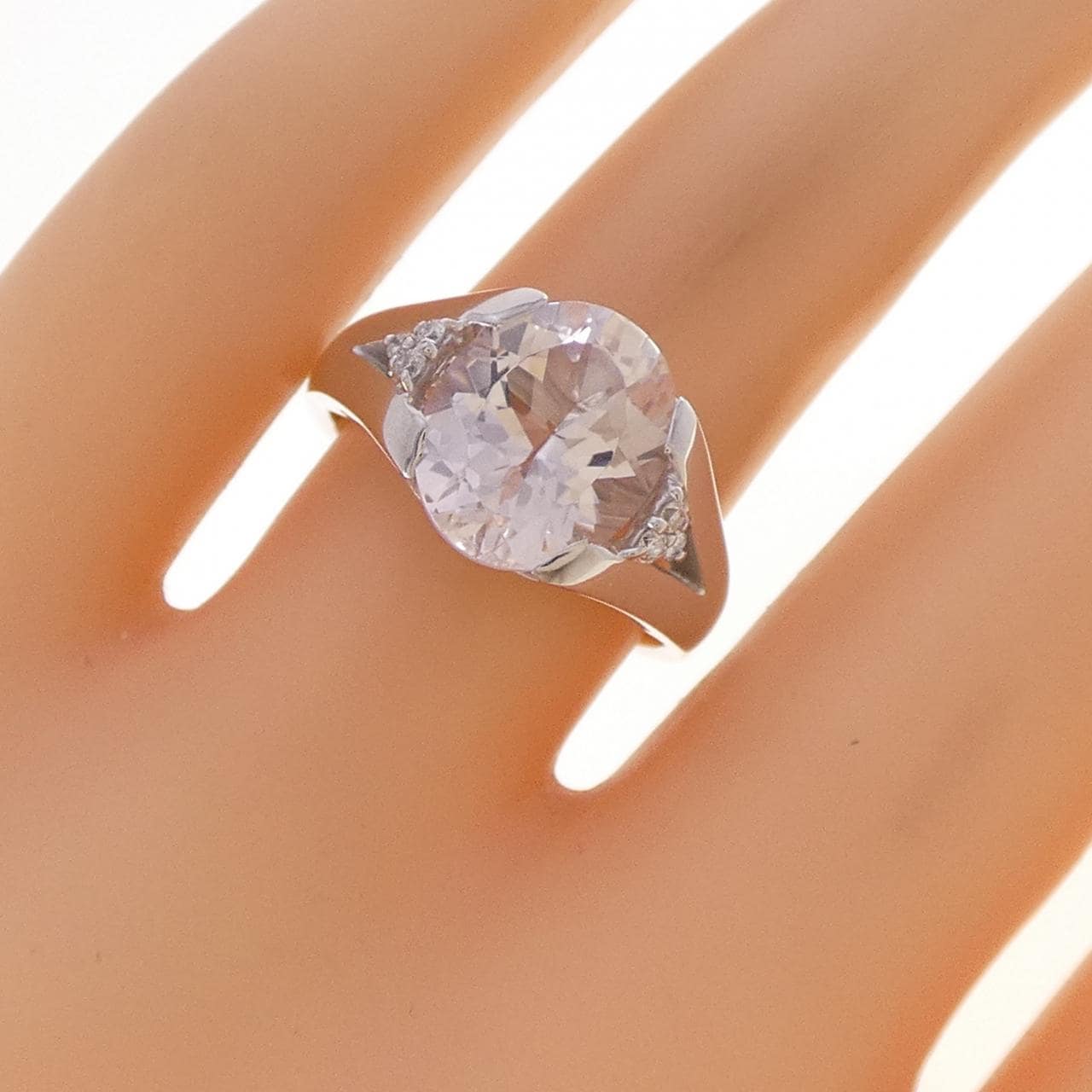 K18WG ベリル リング 3.09CT