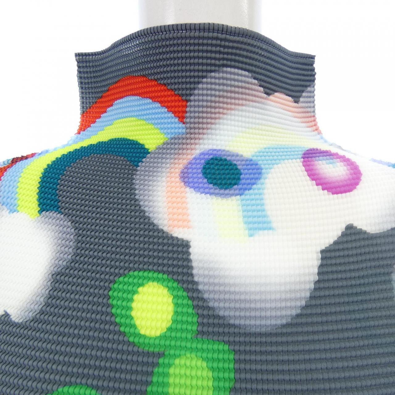 イッセイミヤケ ISSEY MIYAKE トップス