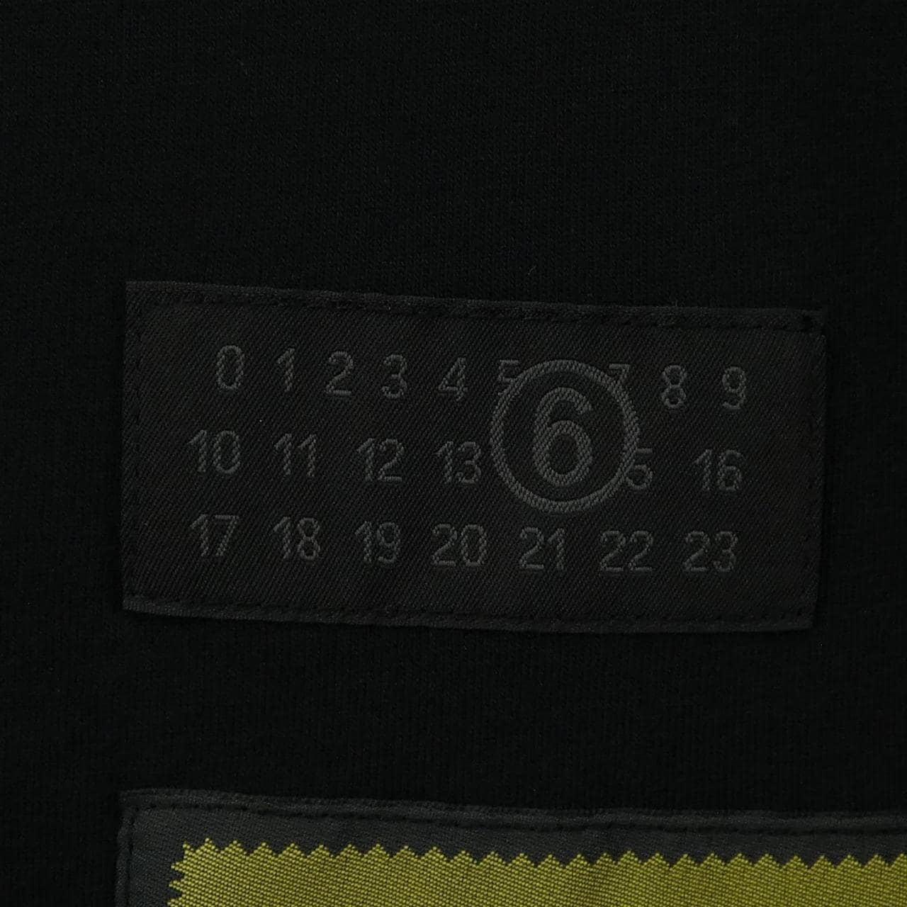 エムエムシックス MM6 SH0GC0069 Tシャツ