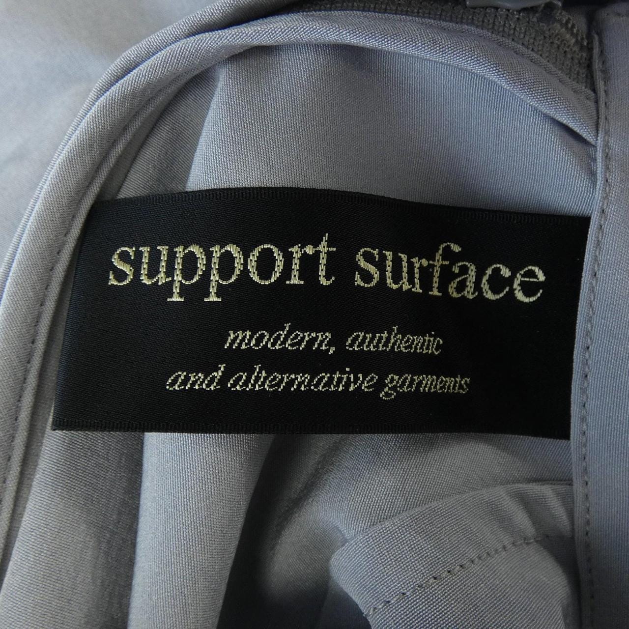 サポートサーフェス support surface シャツ