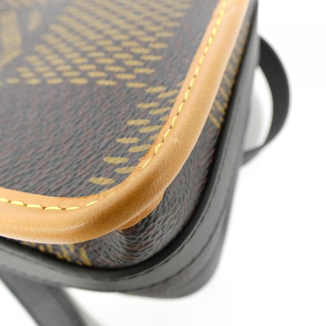 ルイヴィトン ダミエ ジャイアント(LVスクエアード) アマゾン メッセンジャー N40357 ショルダーバッグ