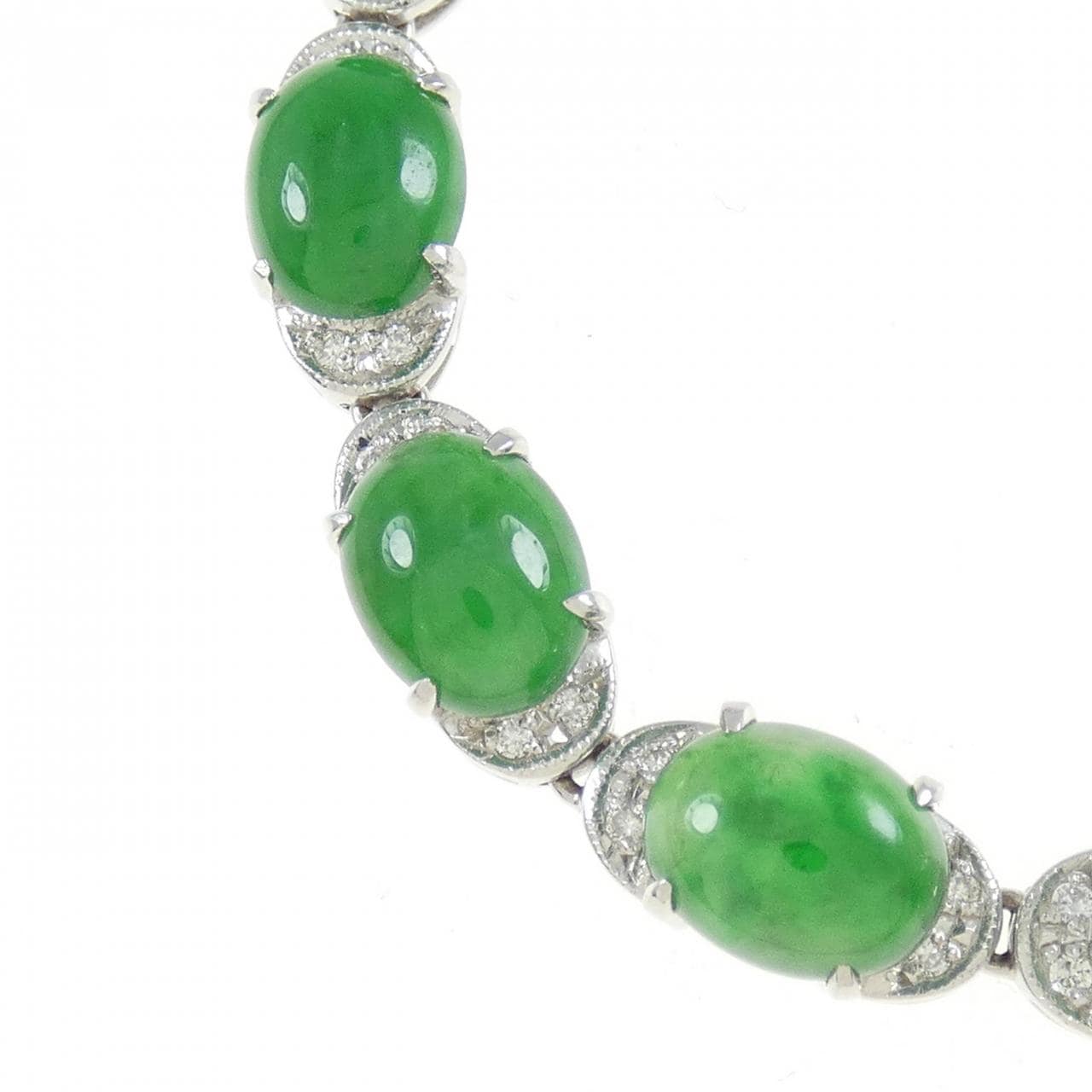 K18WG jade necklace 55.95CT