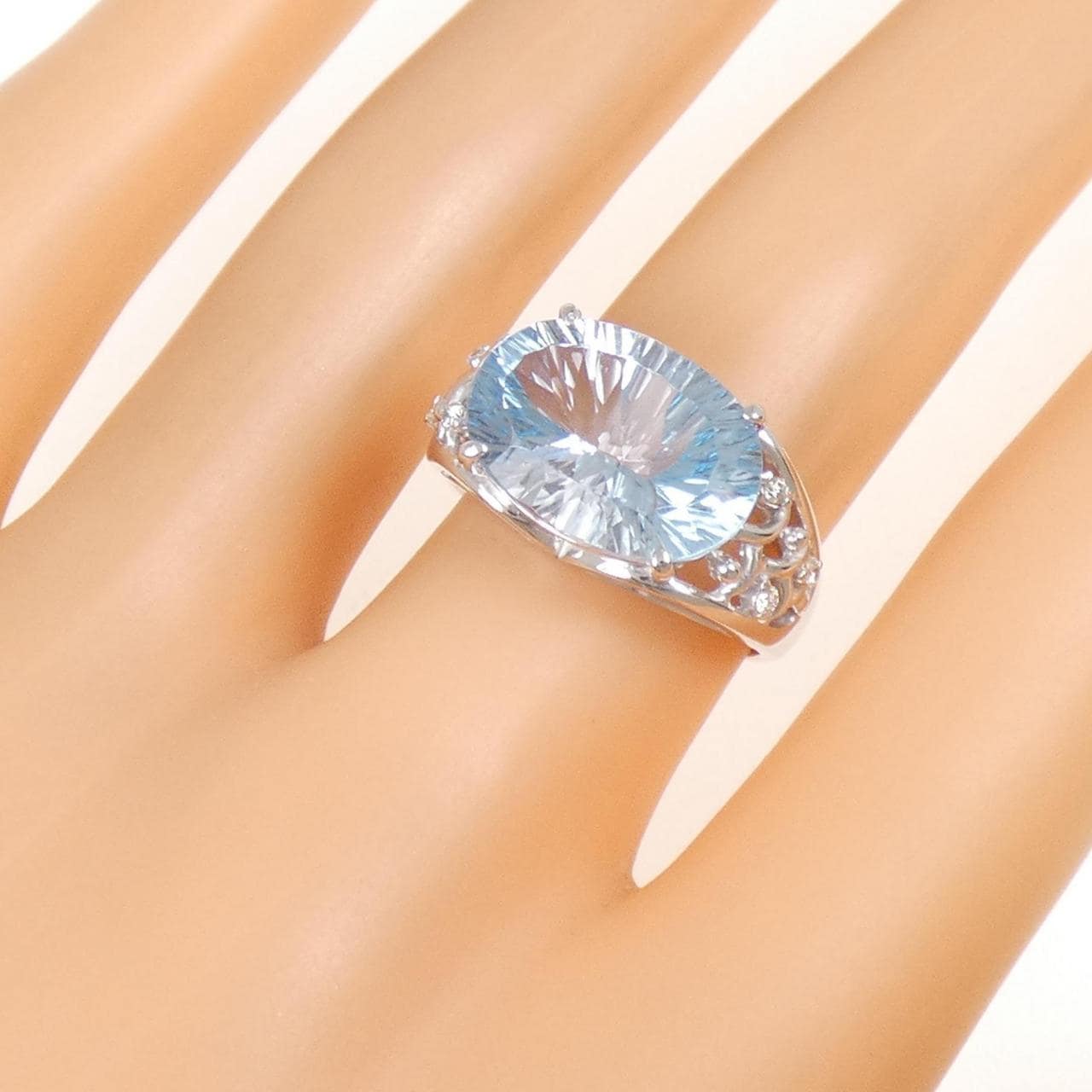 K18WG ブルートパーズ リング 7.15CT