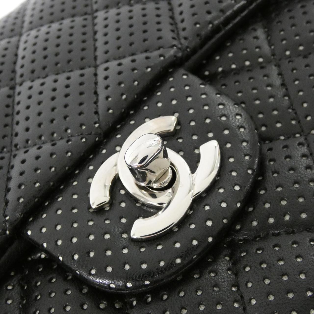 シャネル ショルダーバッグ