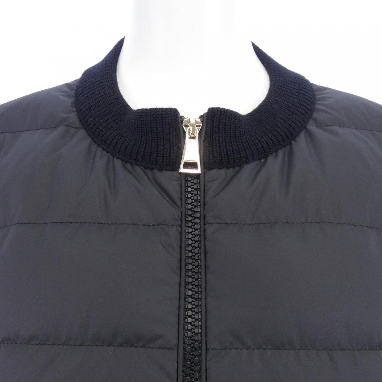 【新品】モンクレール MONCLER K20939B00036 ダウンジャケット