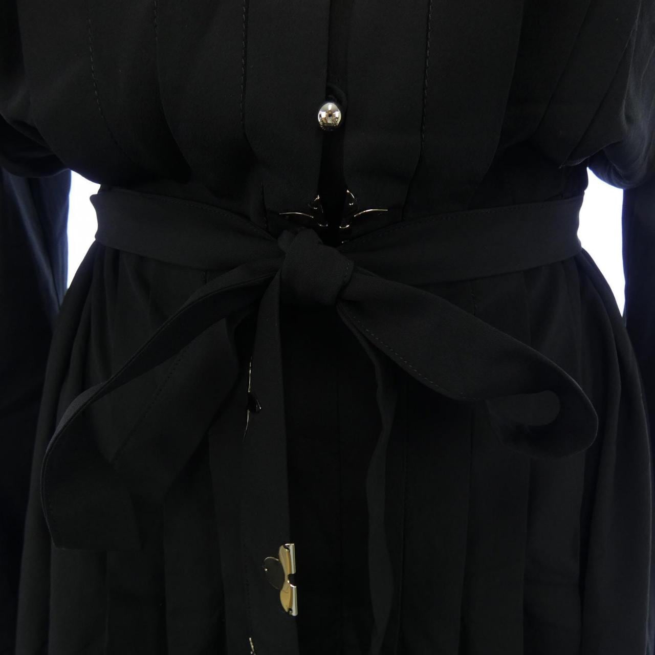 ルイヴィトン LOUIS VUITTON モノグラムアクセントプリーツドレス FQDR42AKM ワンピース