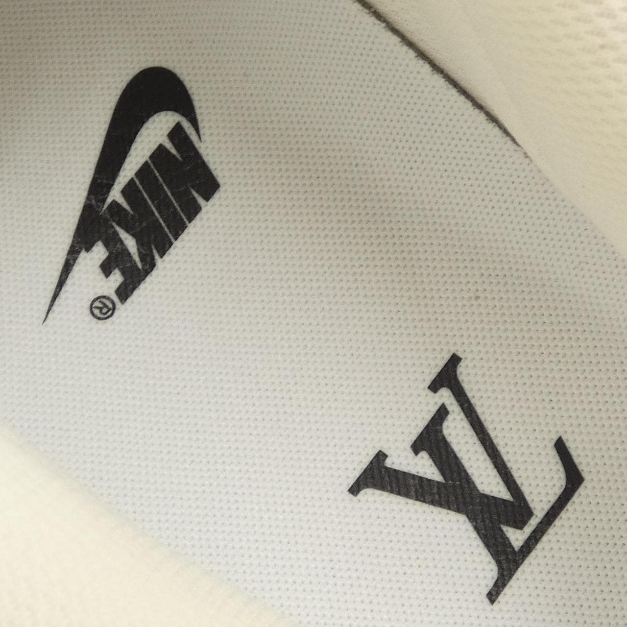 LOUIS LOUIS VUITTON sneakers