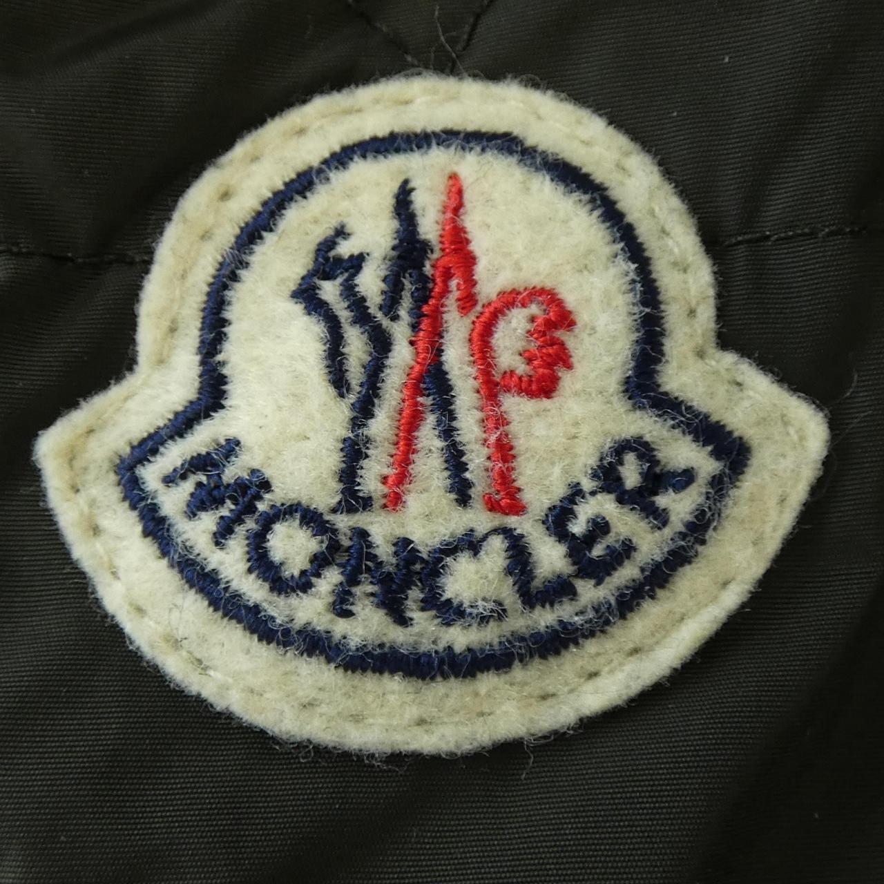 モンクレール MONCLER ダウンジャケット