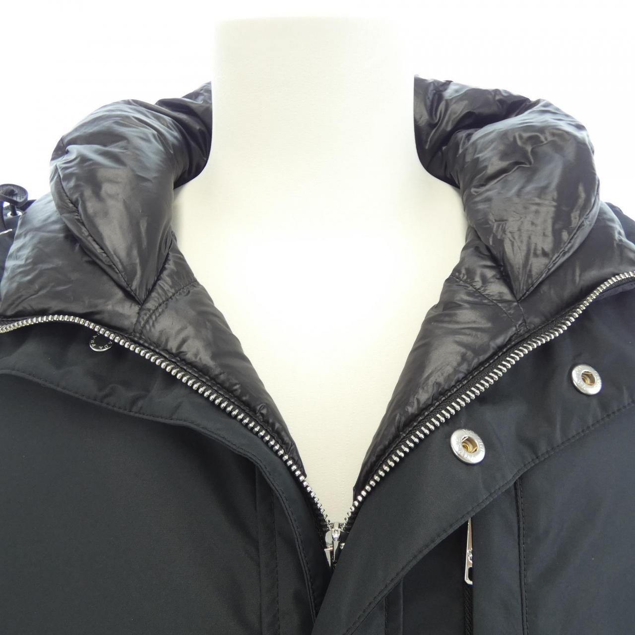 プラダ PRADA SGC689 SOOO 1X02 ダウンジャケット