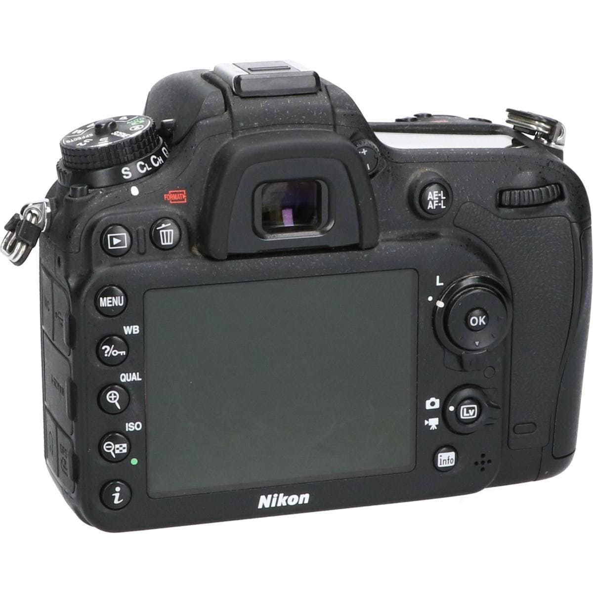 D7100
