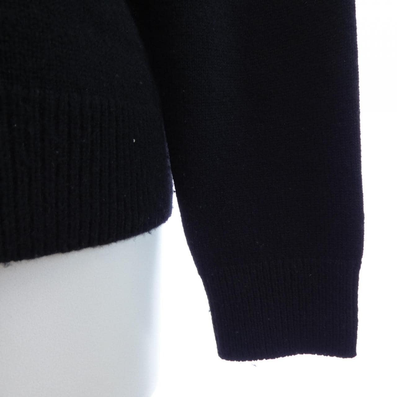 セリーヌ CELINE TRIOMPHE EMBROIDERY RY02N317V ニット