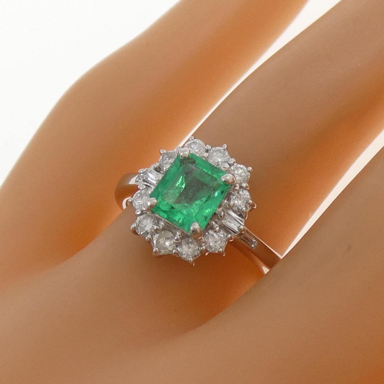 PT900 エメラルド リング 0.87CT