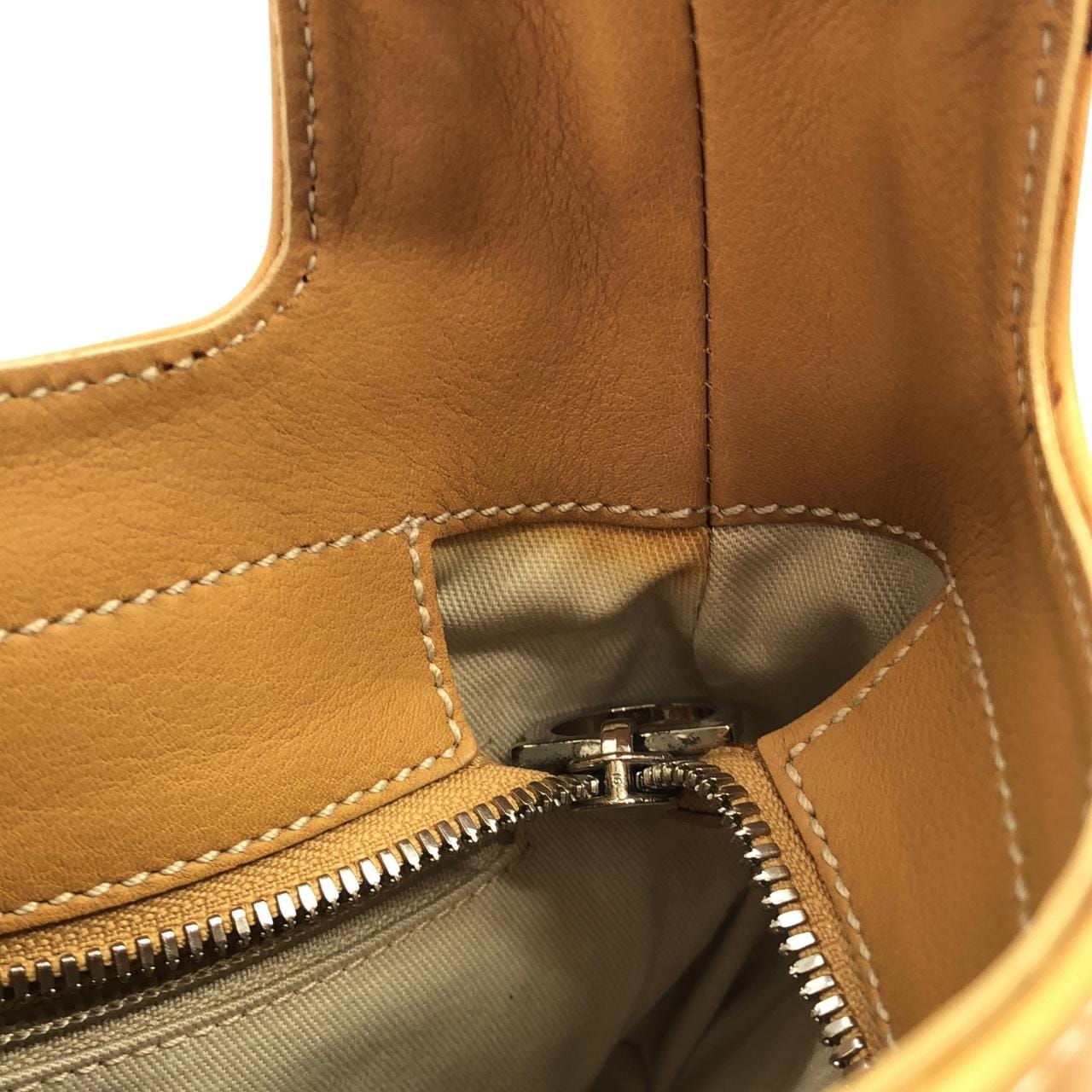 【ヴィンテージ】サルヴァトーレフェラガモ 21 4303 ショルダーバッグ