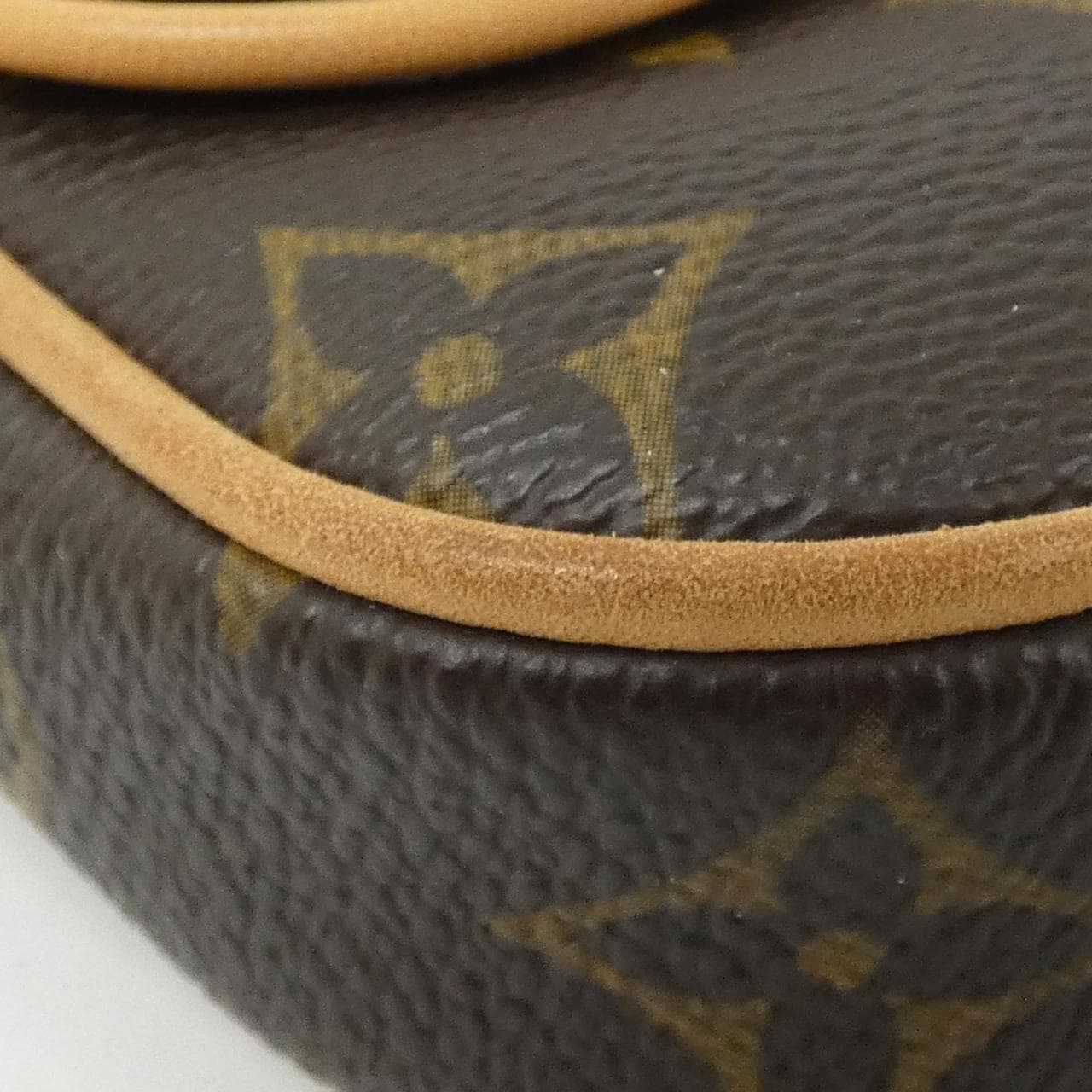 LOUIS VUITTON Monogram Pochette Cancun M60018 包