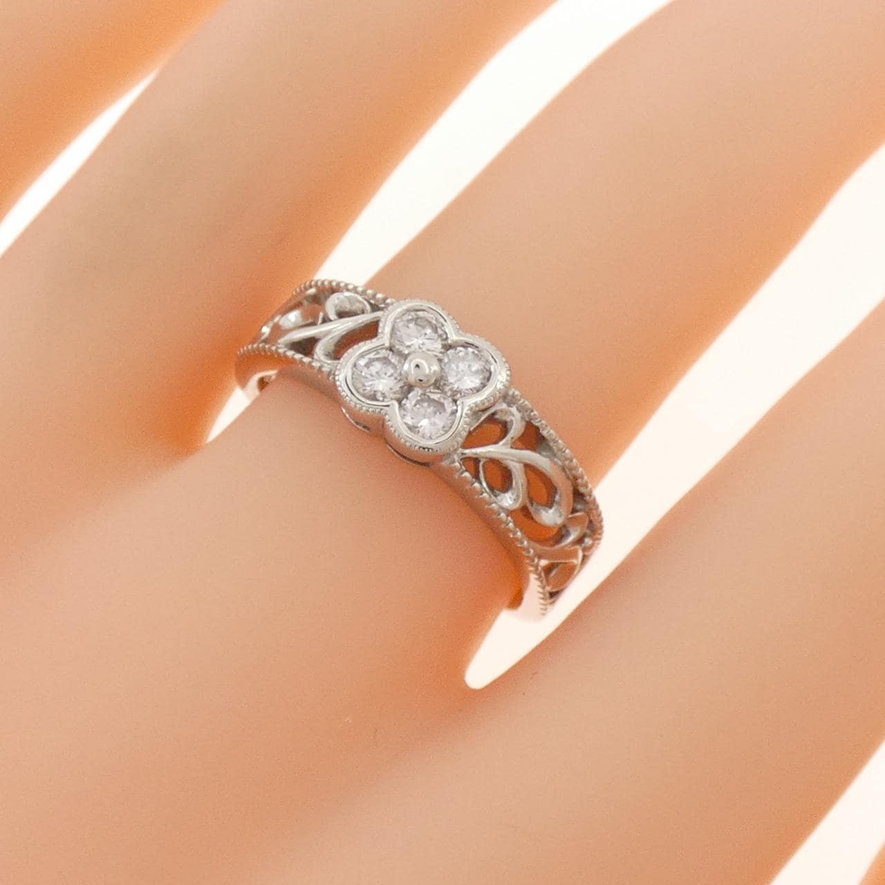 PT900 フラワー ダイヤモンド リング 0.40CT