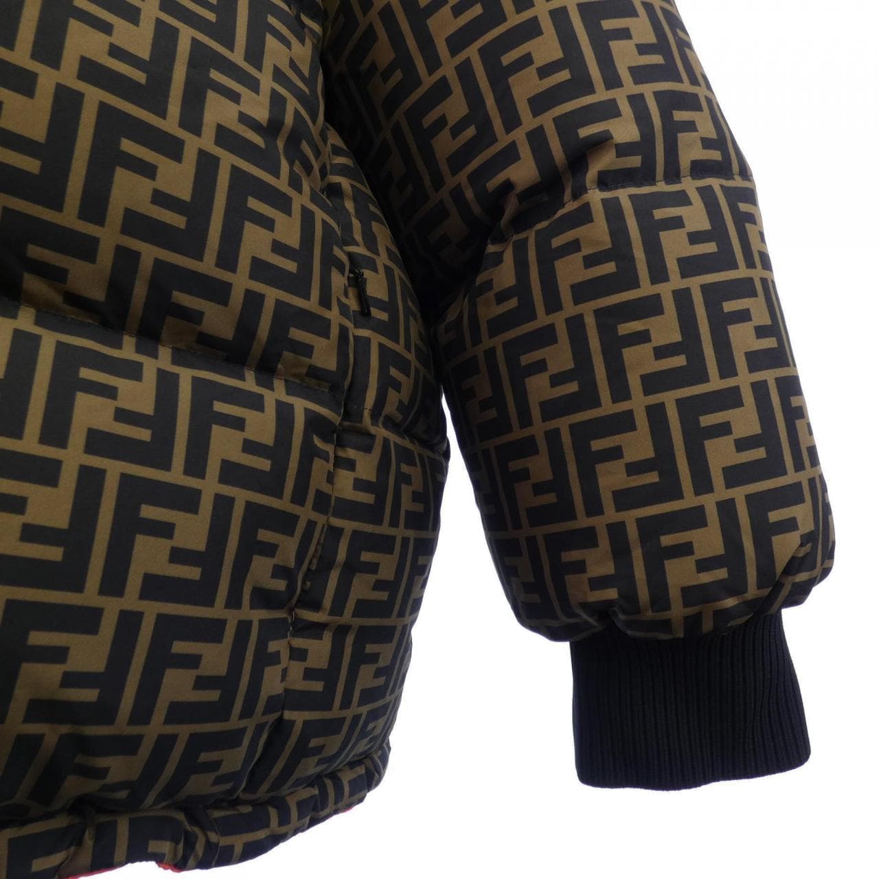 フェンディ FENDI FAA427 A6JB ダウンジャケット