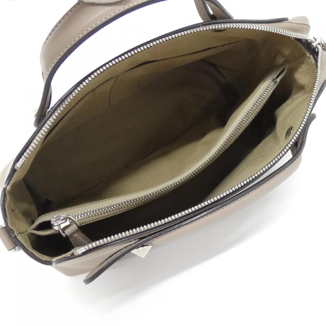 フェンディ バイ ザ ウェイ ミディアム 8BL146 1D5 バッグ