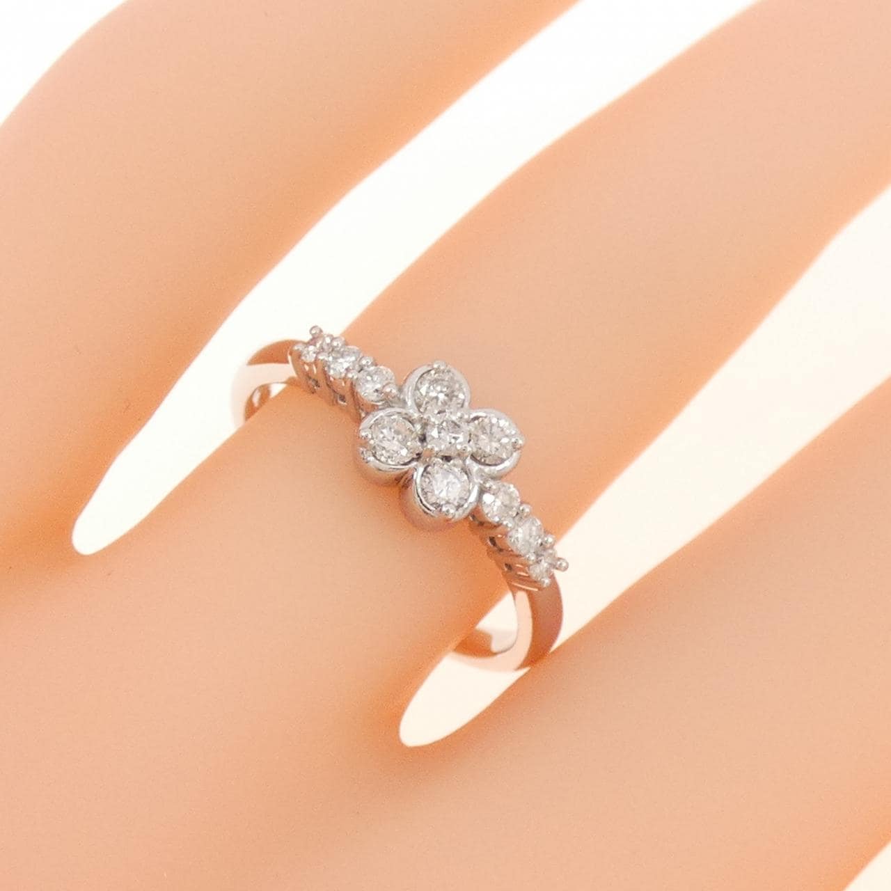PT フラワー ダイヤモンド リング 0.28CT