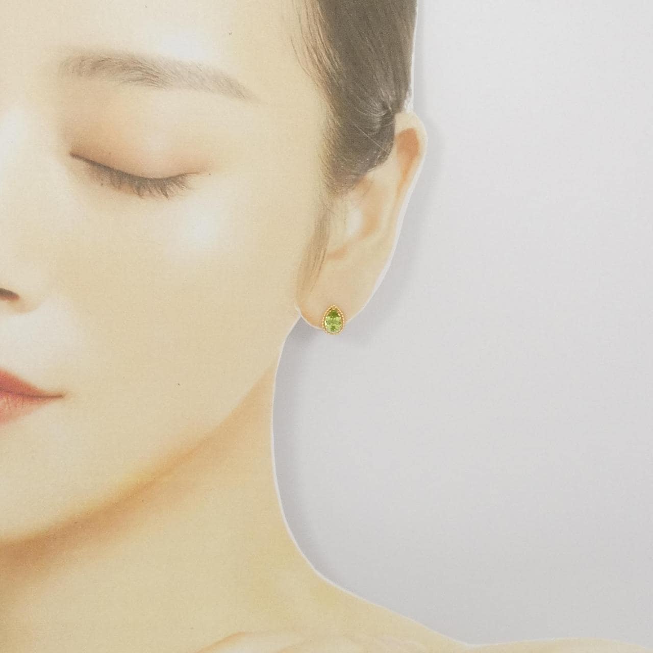 K18YG Peridot earrings