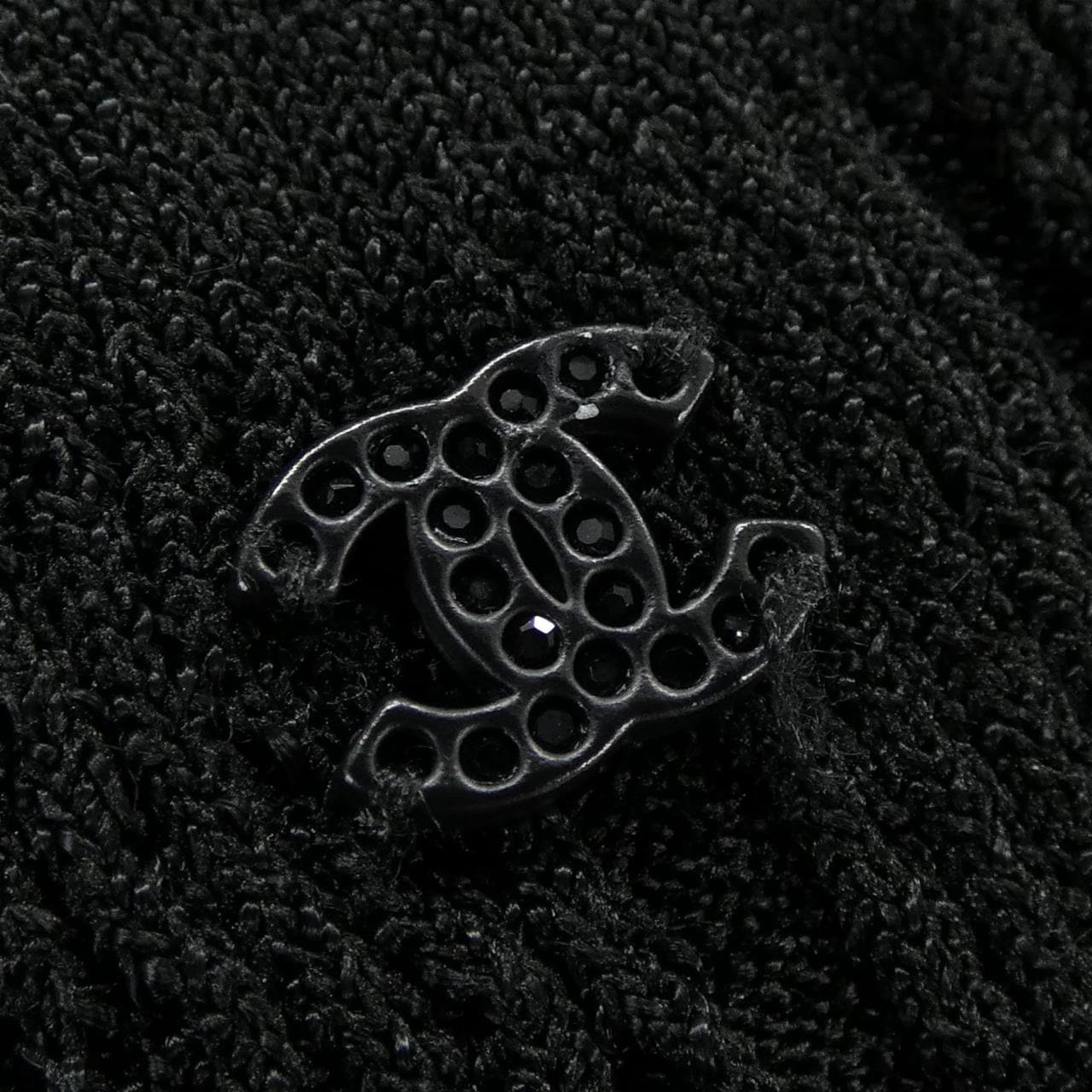 【ヴィンテージ】シャネル CHANEL P28035K00037 06P カーディガン